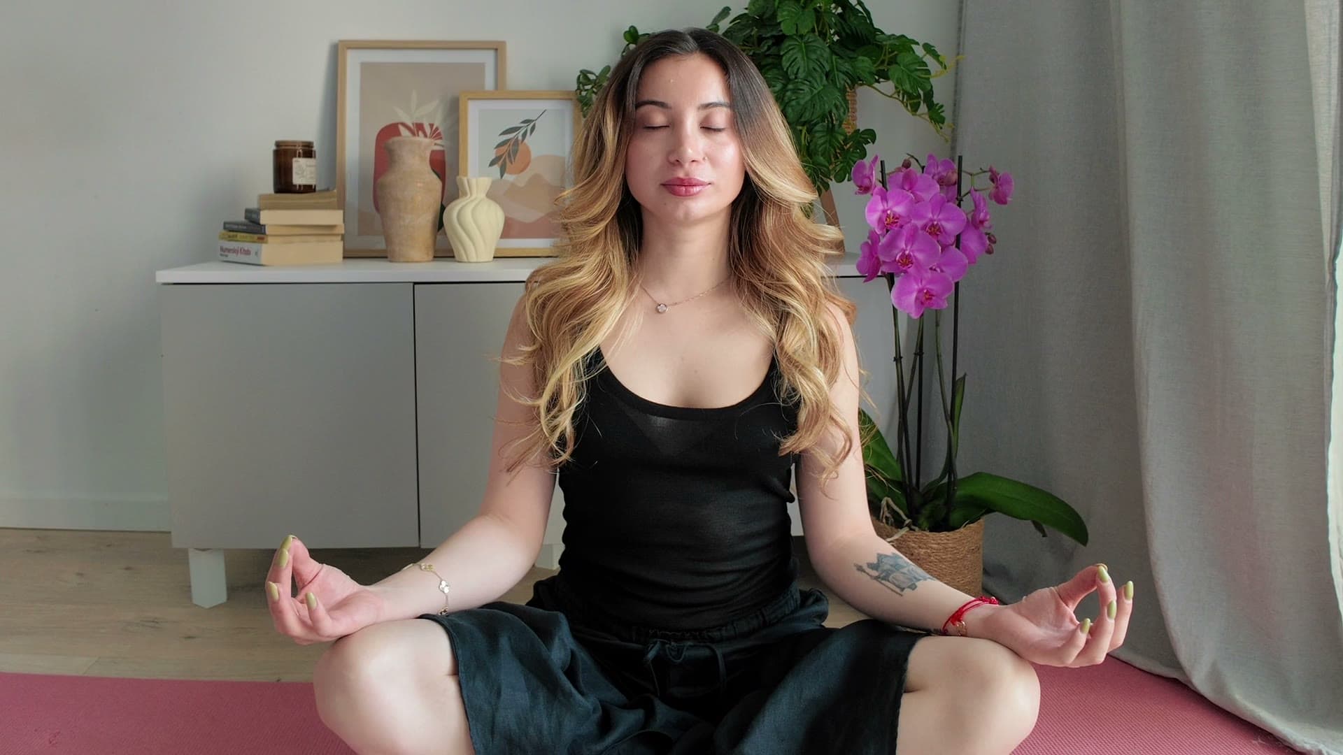 Ayla Dadaşova meditasiya praktikasında